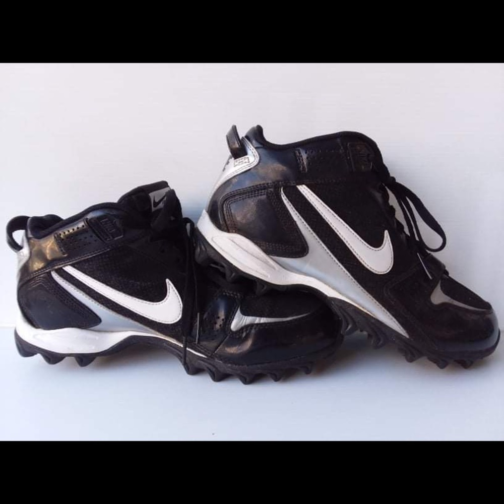 nike land shark mid men's football cleat